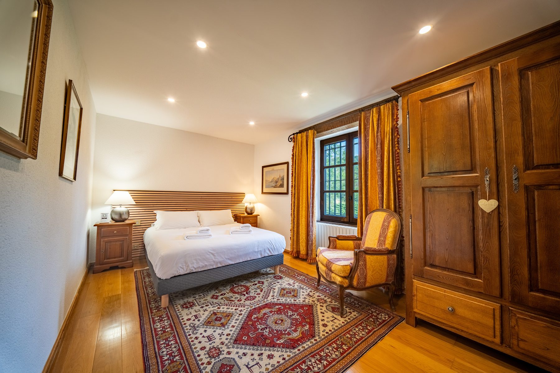 Light Room at Ch&acirc;teau de Tournou with Queen Size bed and natural light