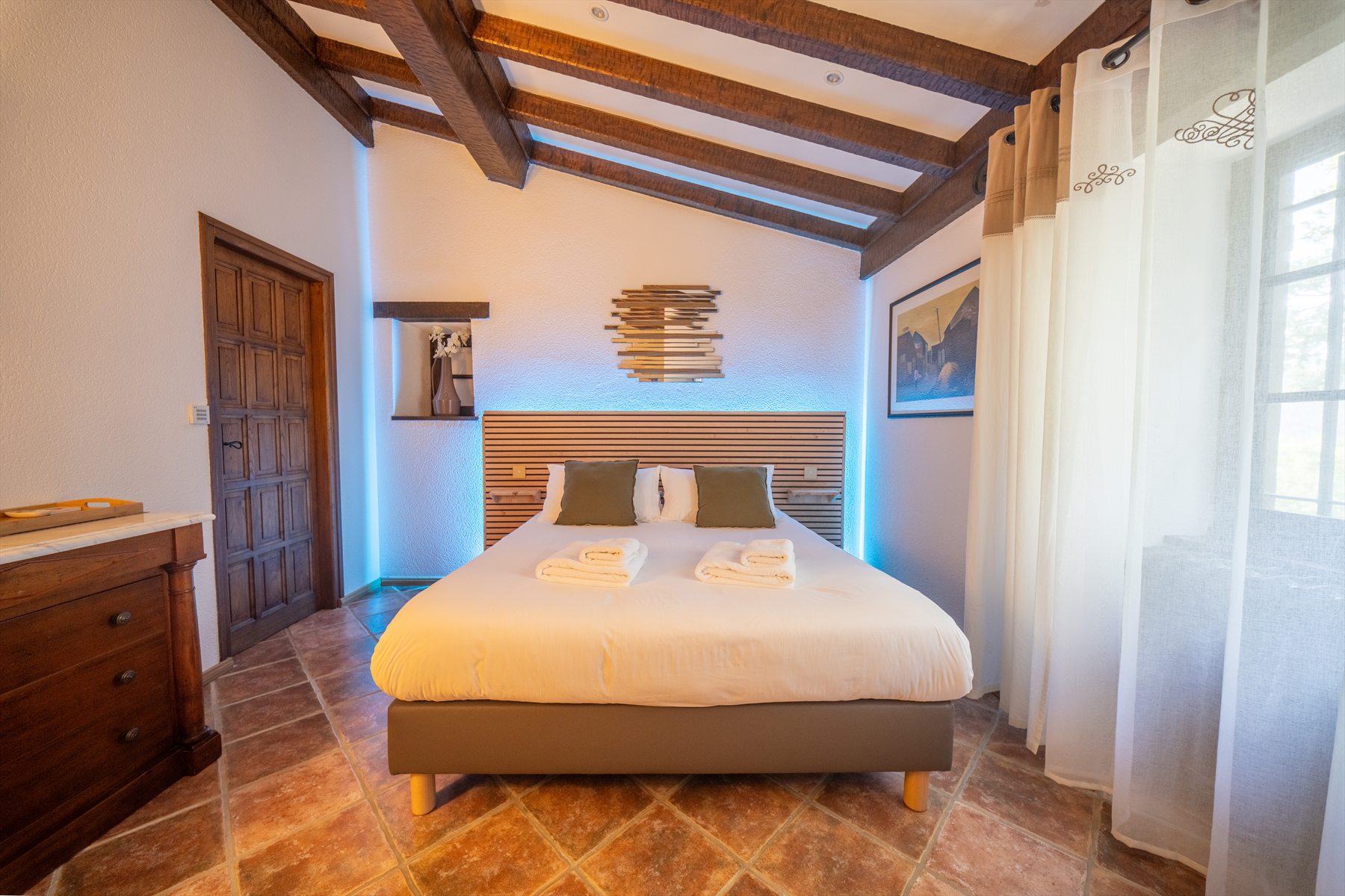 Additional view of the Honour Suite on the ground floor of the historic tower